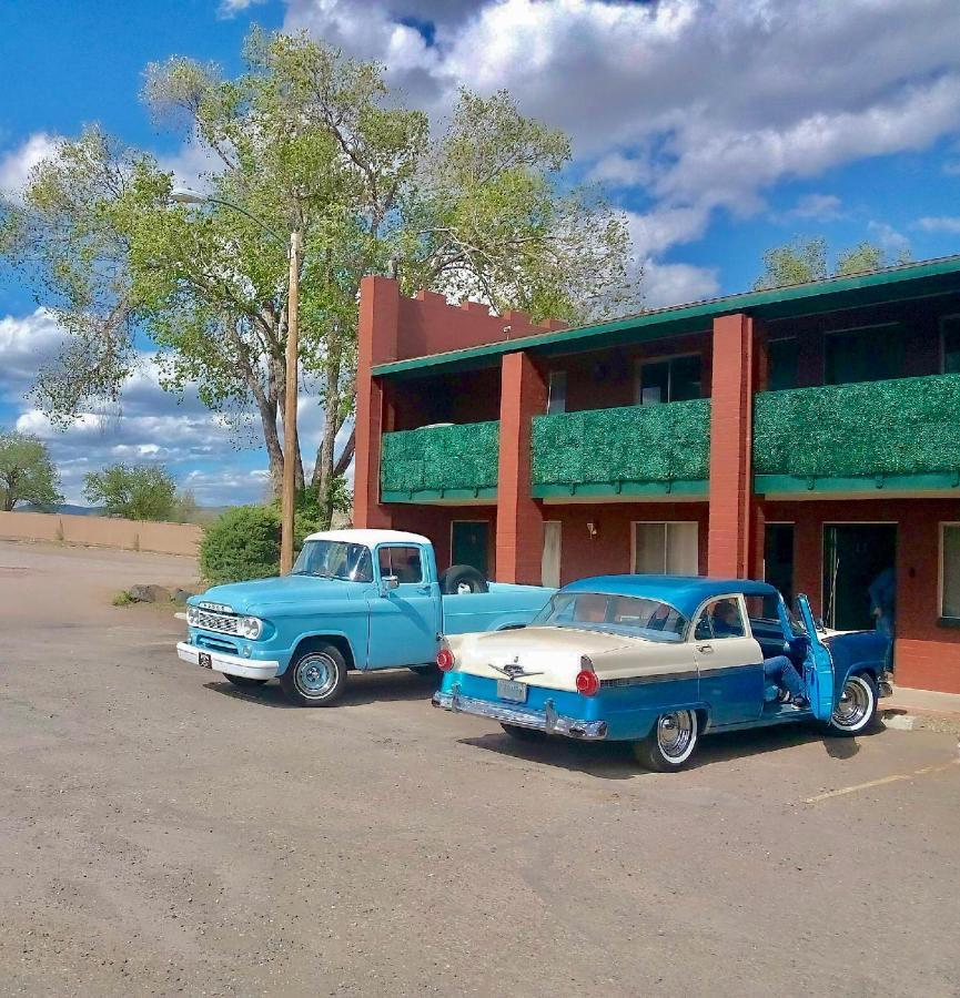 Canyon'S Edge Route 66 Motel Ash Fork Exterior photo